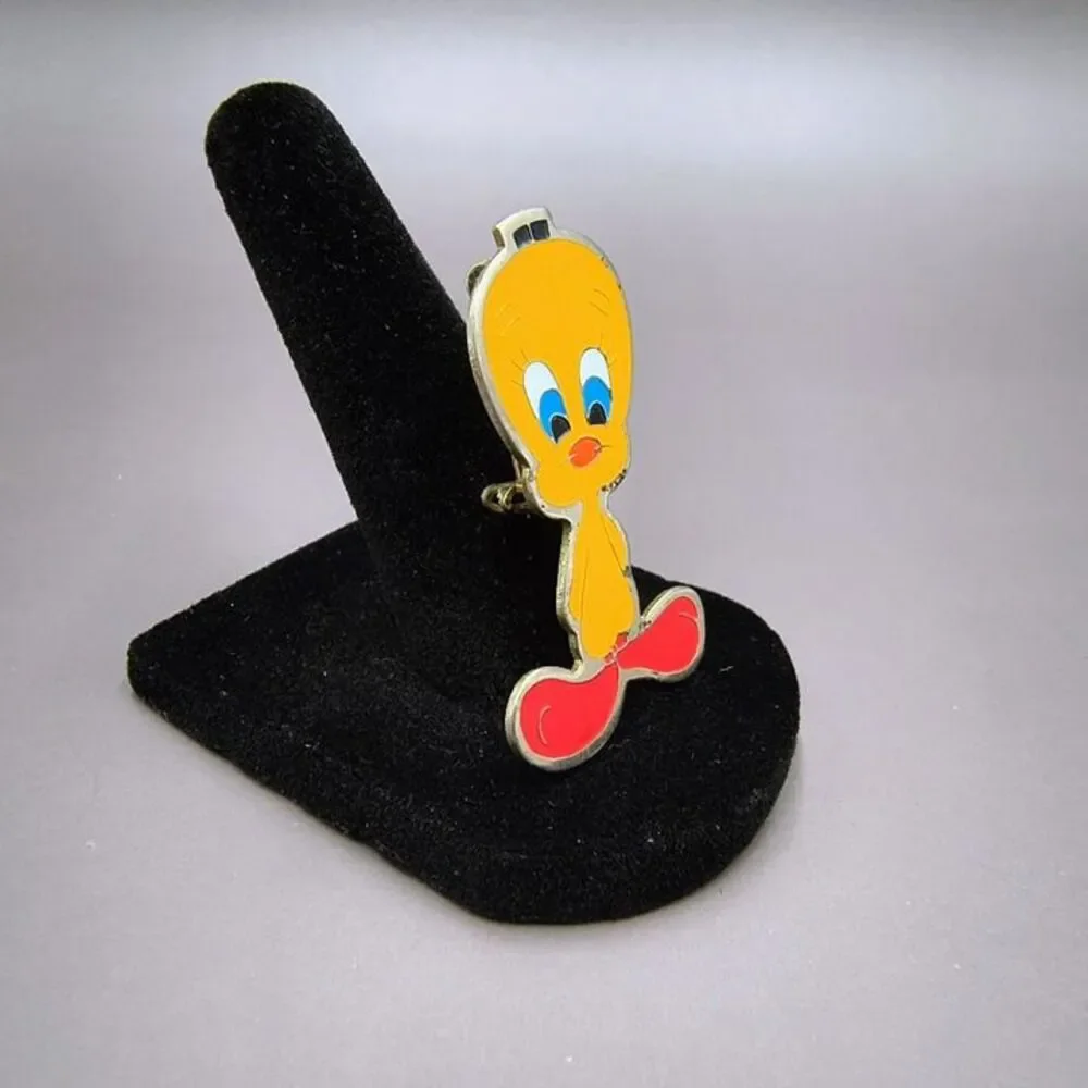 Tweety Bird Pin Brooch Looney Tunes Warner Brothers Vintage 1970s Enamel Lapel